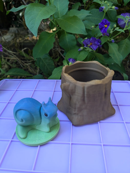 Snail with stump container